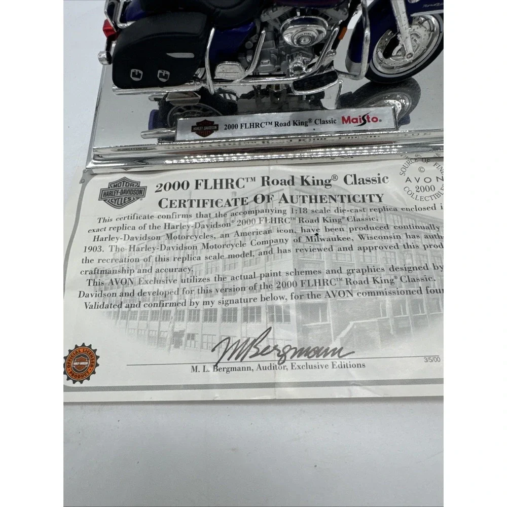 MAISTO HARLEY DAVIDSON‎ FLHRC Road King Classic 1/18  Collectible 2000 Avon